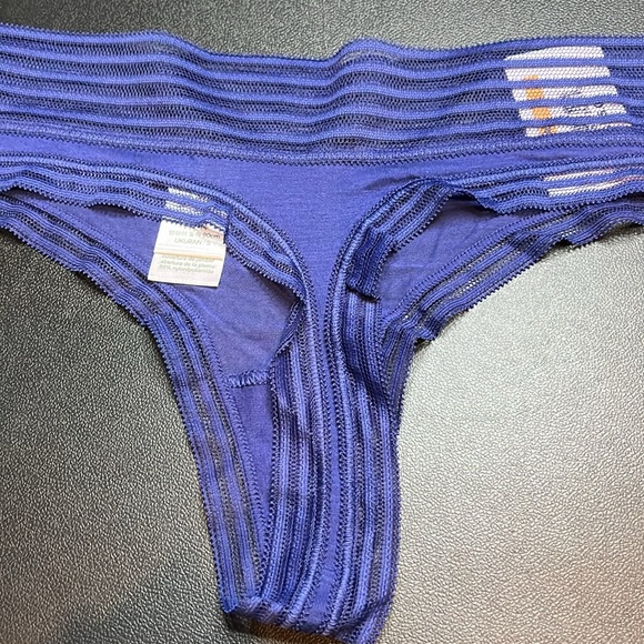 Calvin Klein Thong Panty - Picture 3 of 3